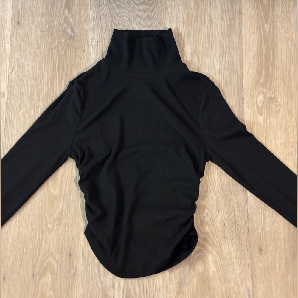 Black long sleeve cropped turtleneck